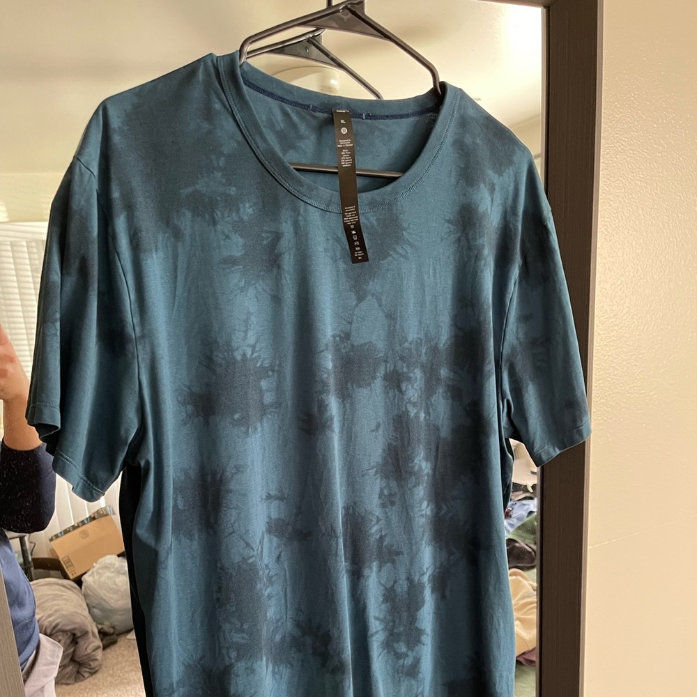 Mens LuluLemon T Shirt